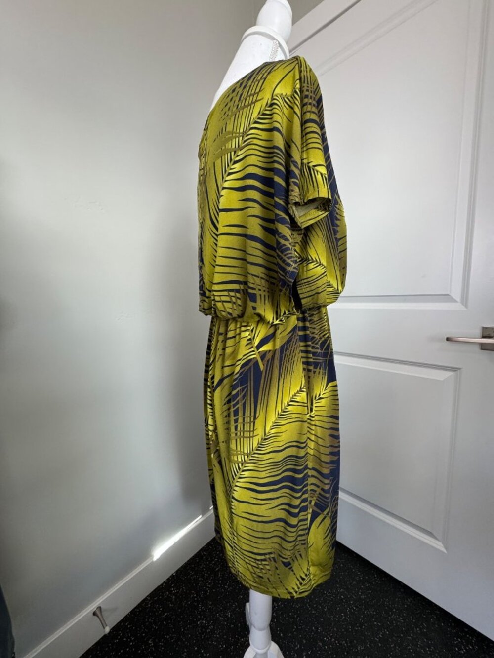 Valerie Bertinelli Womens Tropical Palm Print Dress 8 Yellow & Black Travel - Picture 16 of 16
